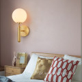 Design elegante Opal Glass Copper Wall Lamp